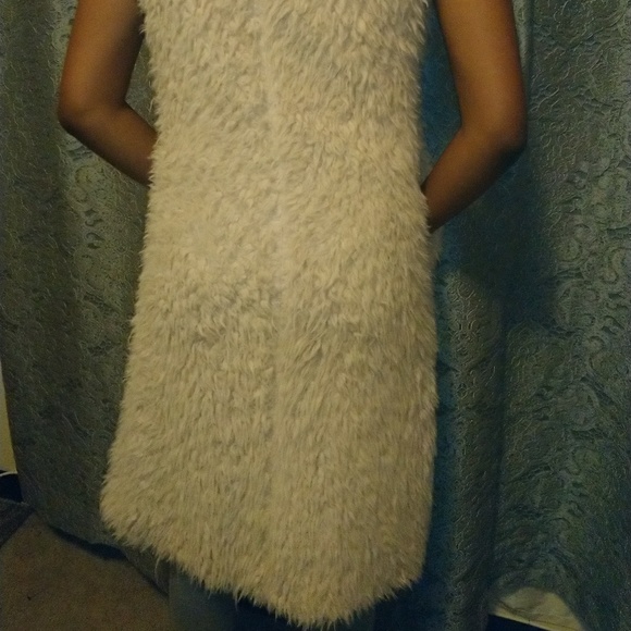 Sale---Womens fur vest - Picture 3 of 3